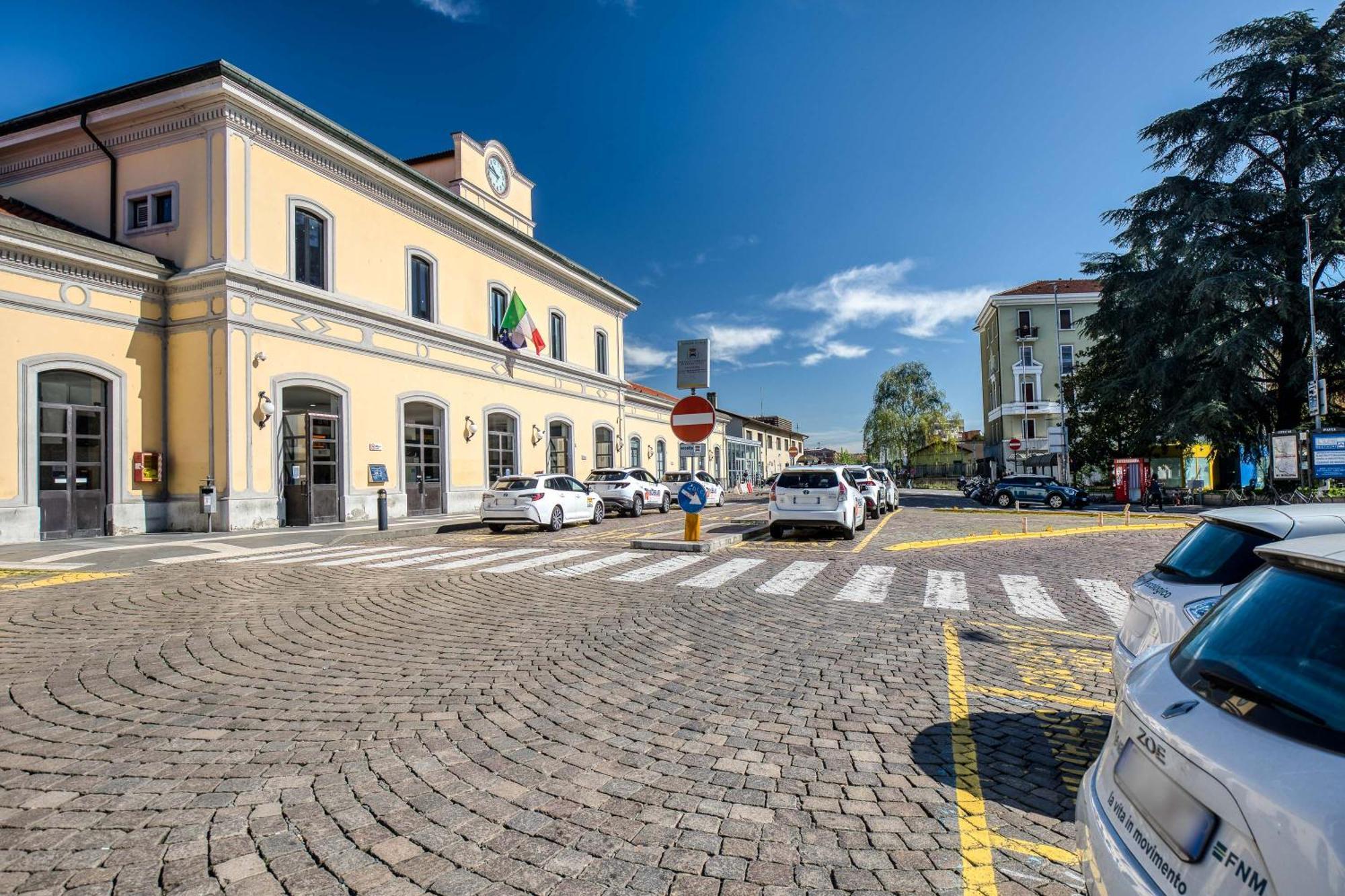 Angolo Di Corso Cavour - Ultimo Piano Centrale E Luminoso Pavia Luaran gambar